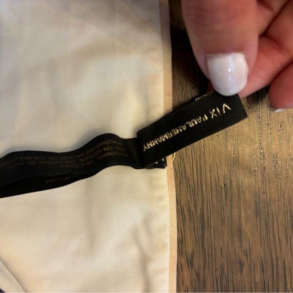 Bikini - Picture 2 of 2